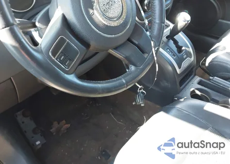 2014 Jeep Compass Latitude z USA, uszkodzony, nr VIN 1C4NJDEB6ED547021